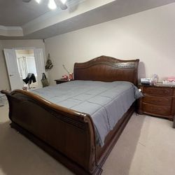 Moving Out Sale!  Great Deal - King Size - Sleigh Bedroom.   4 Piece S