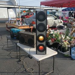 Dj traffic light with a strobe in good condition