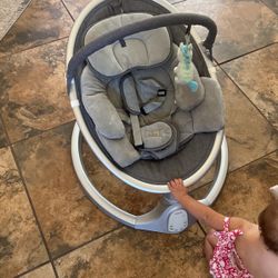 Baby Bond Infant Swing / 