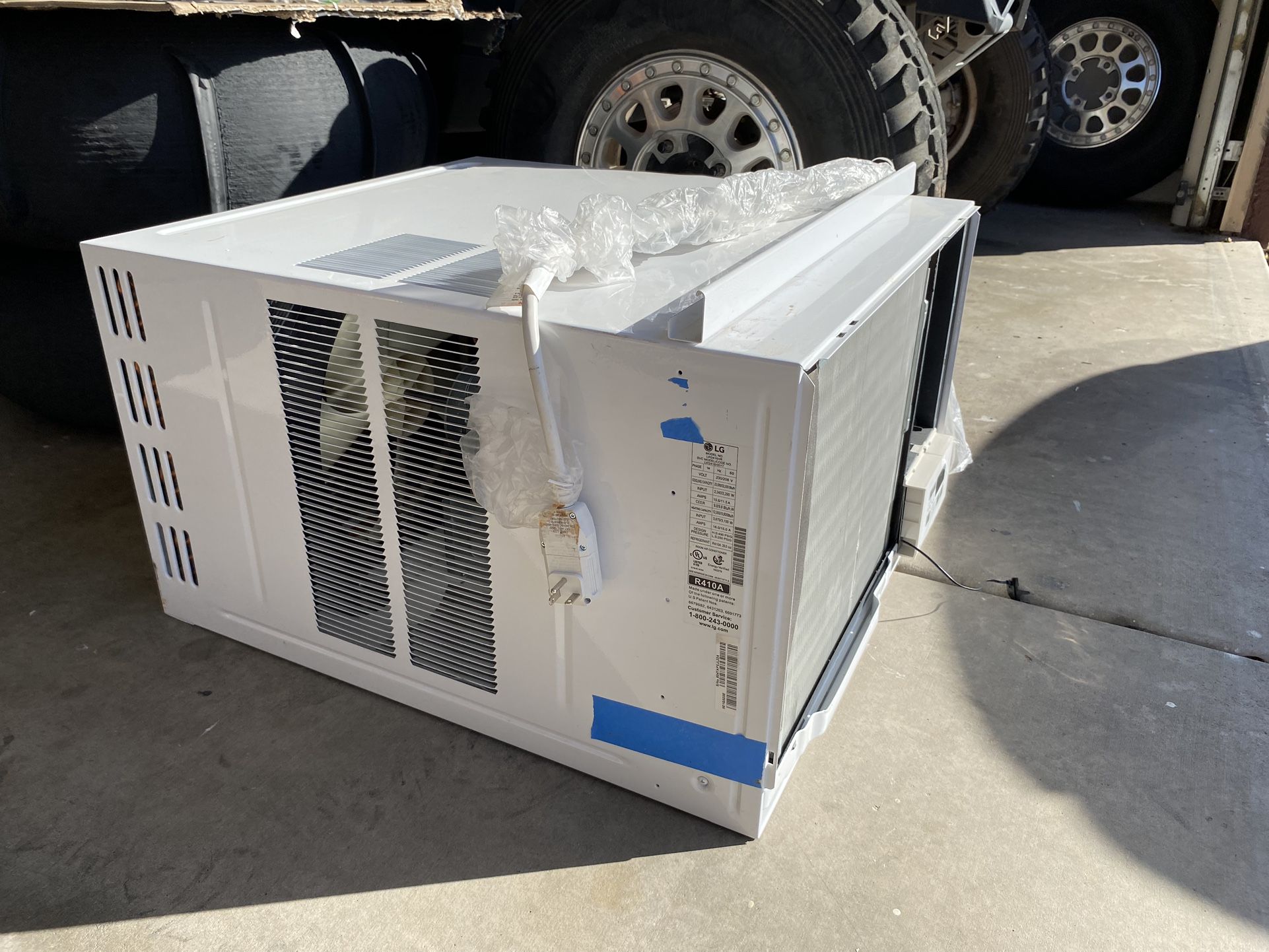 LG Air Conditioner 23,000 BTU