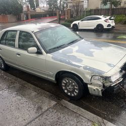 2004 Mercury Grand Marquis 