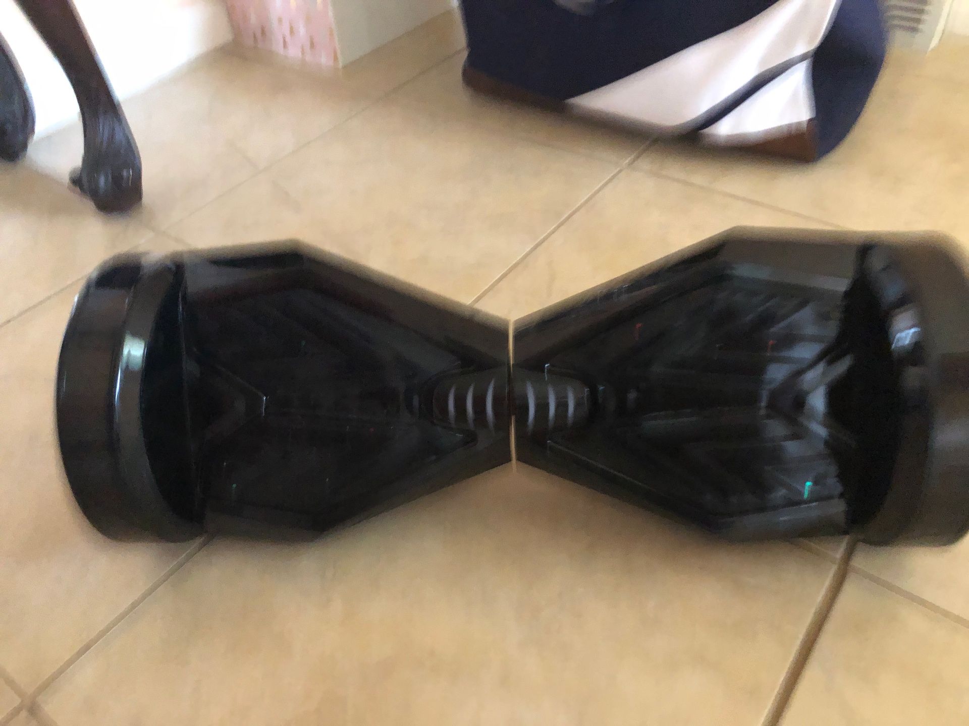 Black Hoverboard ( NO CHARGER )