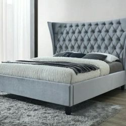 Gabriella Velvet Gray Queen Upholstered Platform Bed

