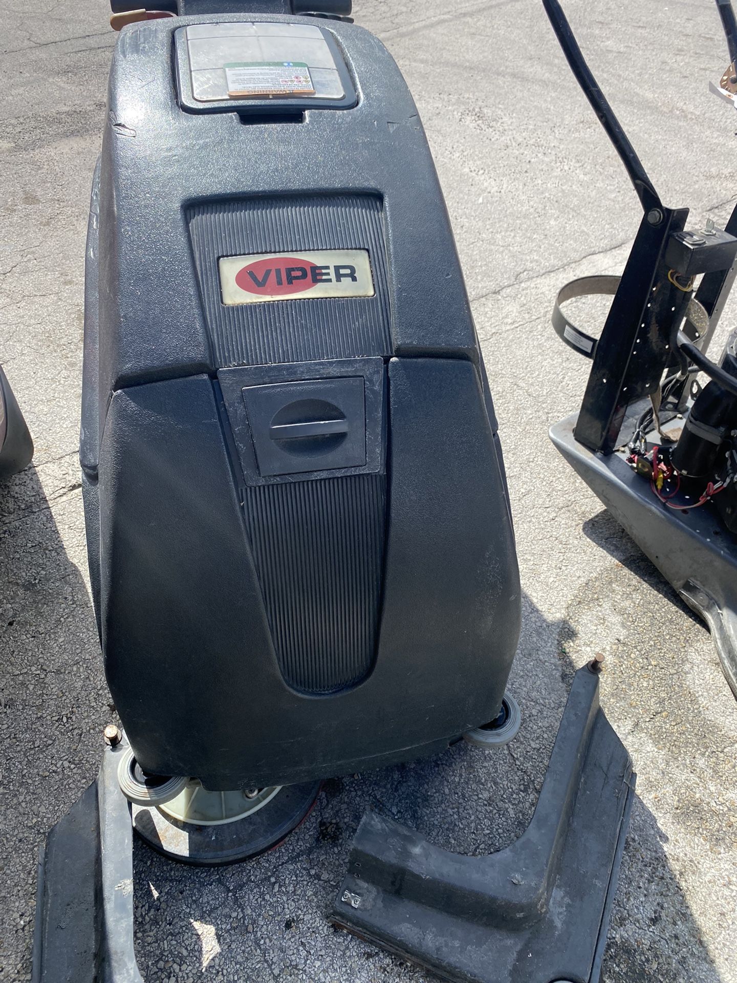 Floor Scrubber Machine