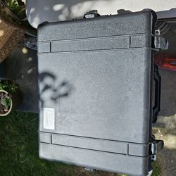 Pelican 1610 Protector Case ~ w/ Wheels No Foam Inside Big Truck Prices Firm No Offers No Trades