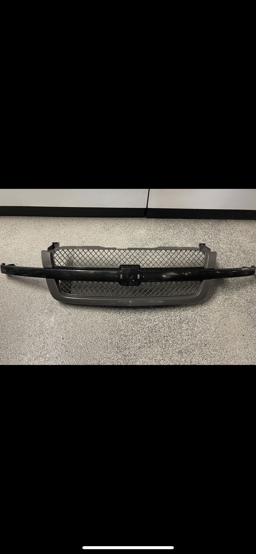 03-05 Chevy Silverado SS Grille Front Black Grey Grill 1500 / 2500 / 3500