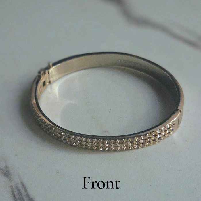 Givenchy Pavé Crystal Silver-Tone Hinged Bangle Bracelet – Elegant Sparkle