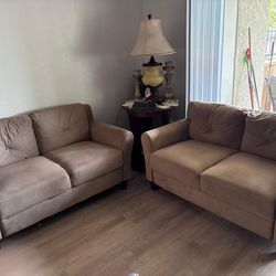 4 couches/ sofas - 2 loveseat 2 armchair