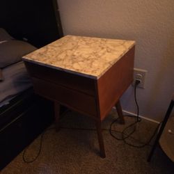 night stand / sidetable