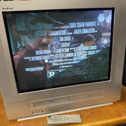 RCA 24” TruFlat TV VCR DVD With remote Tested 