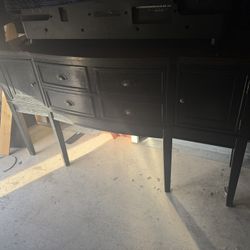 TV Stand / Entertainment Center 