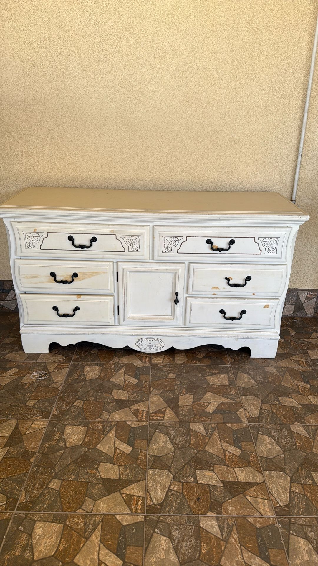 Dresser