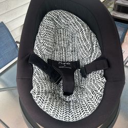 Nina Infant Swivel Chair