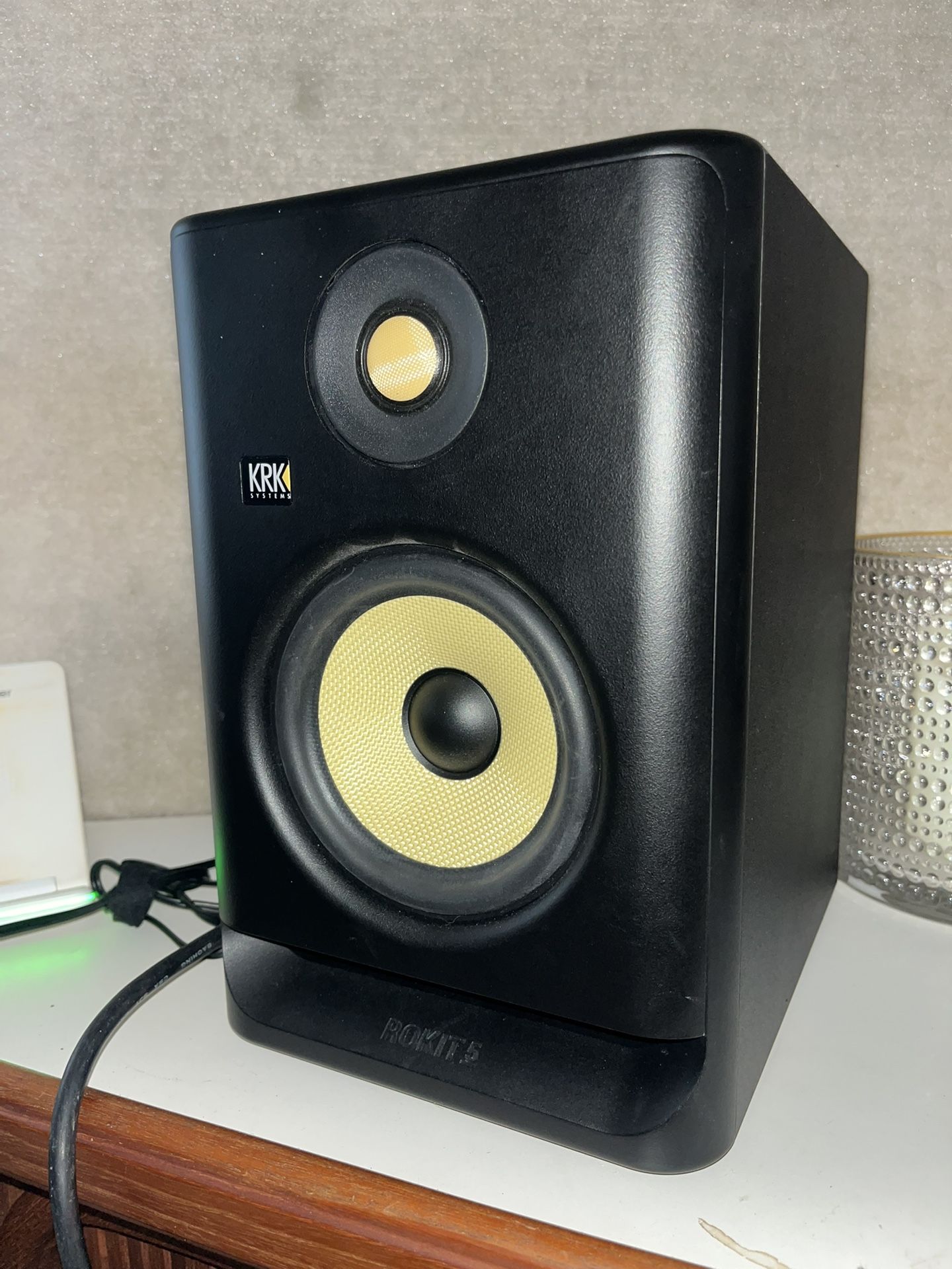 ONE KRK RP5 Rokit 5 G4 studio monitor speaker black RP5G4-NA