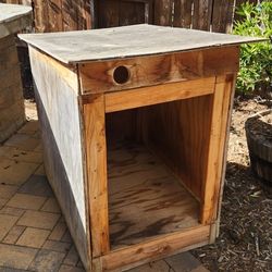 XL Dog House
