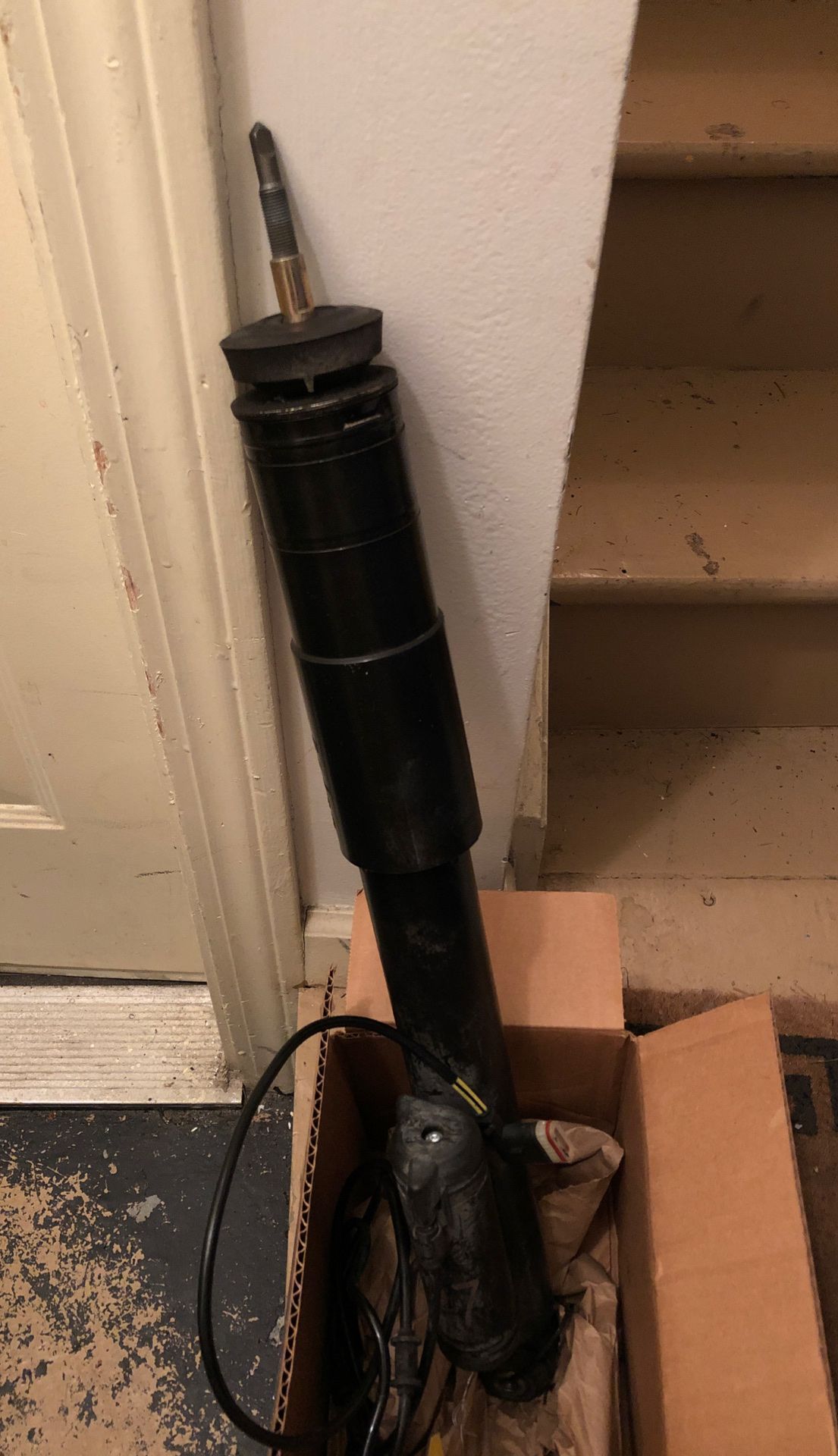 Mercedes Benz S550 rear automatic shocks