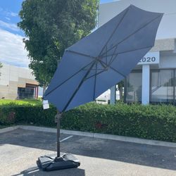 10ft Cantilever Offset Umbrella with 360 Degree Rotation and Tilt with Weights