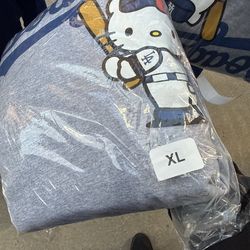Hello kitty sweater XL