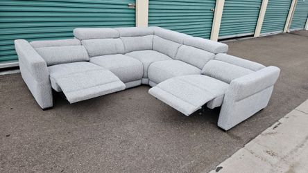 FREE DELIVERY!!! Cindy Crawford "Upton" 3pc Dual Power Reclining Sectional ($4K Retail...60% OFF!!!)