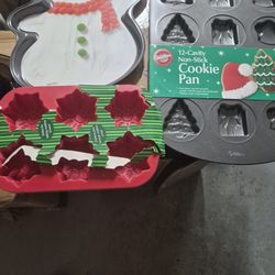 Brand New Wilson Christmas Baking Pans 