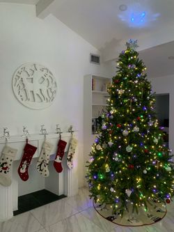 9 FT National Tree Dunhill Fir – Pre-Lit Christmas Tree, Multicolor & White LED Lights