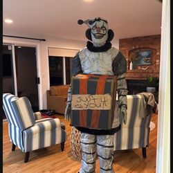“Monkey Business Clown“ Halloween Animatronic