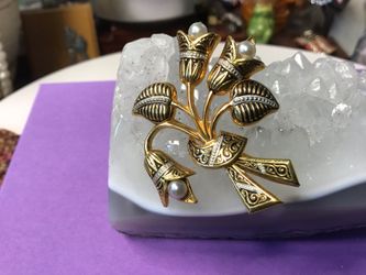 Damascene Faux Pearl Brooch