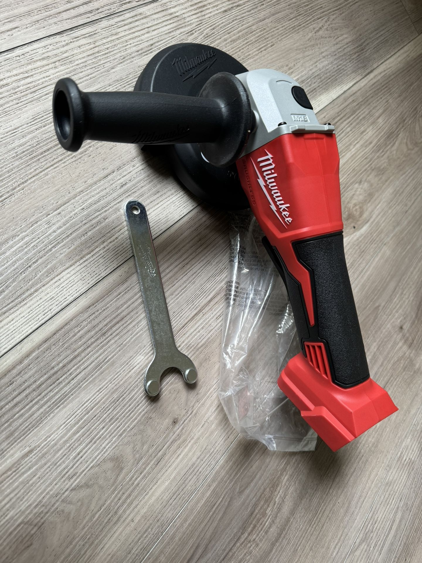 Milwaukee M18 Brushless Grinder 