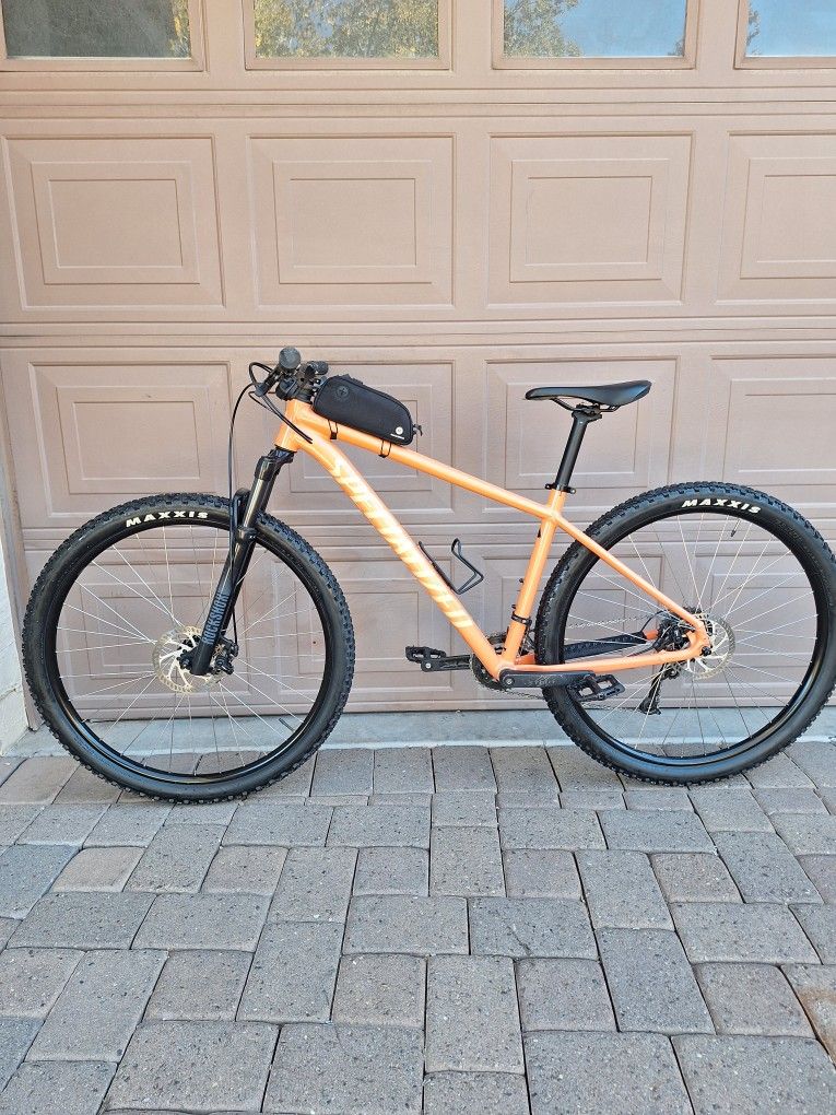 SPECIALIZED ROCKHOPPER SPORT 29 ER MOUNTAIN BIKE ( UPGRADE)
