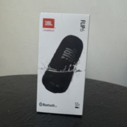 JBL Flip 6 Portable Bluetooth Speaker - Like New