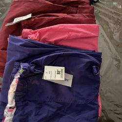 Woman’s Scrub Pants  6total $5/peice      2blue 2 Burgundy 1 Pink 1 Purple 