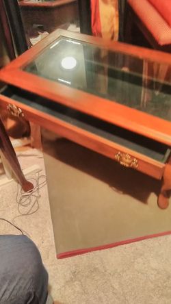 Beautiful coffee table with top opening