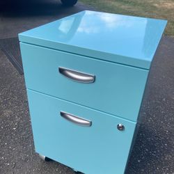 File Cabinet, Locks, Metal Wheels, 2 Drawers, Reg/Legal, Delivery
