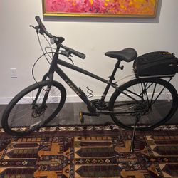 Trek Verve 2 Hybrid Bike
