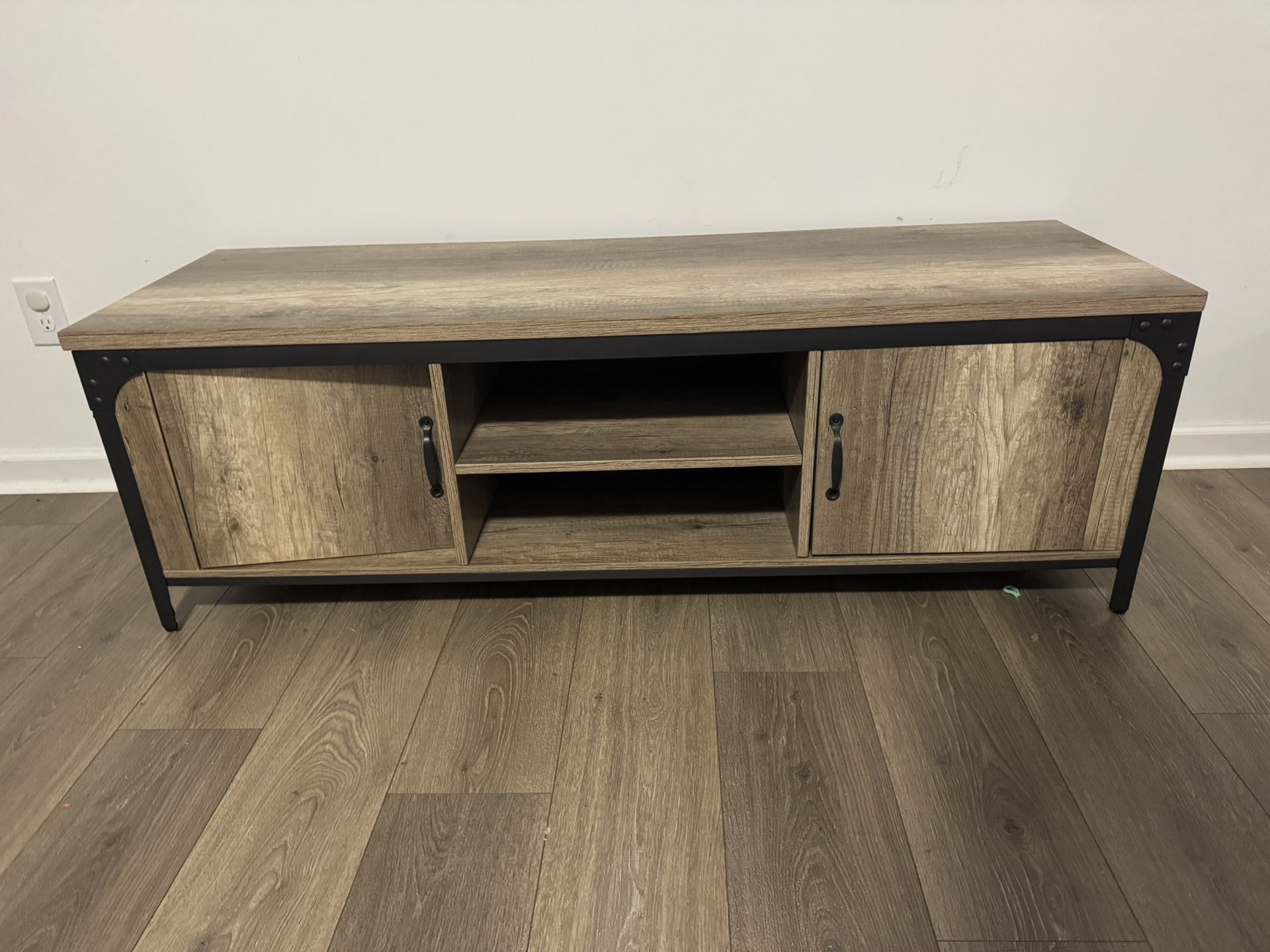 Coffee table/entertainment