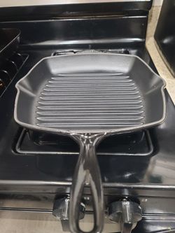 Le Creuset black Enameled Cast Iron Square Grill Pan Skillet.