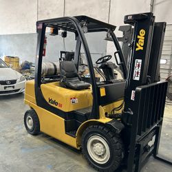 Forklift Yale 5000 LBS