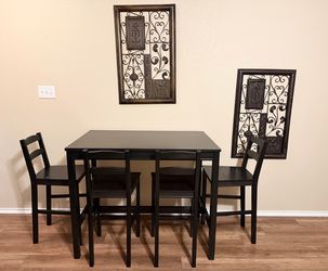 Black High Top Dining / Kitchen Table and Chairs