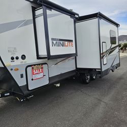 Travel Trailer 26ft RockWood Mini Lite  2511s