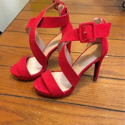 Women’s Size 7 Heels 35.00 OBO
