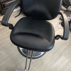 Barber Chair With Cape