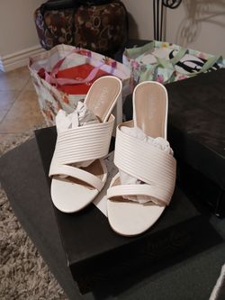 White heals  size 8