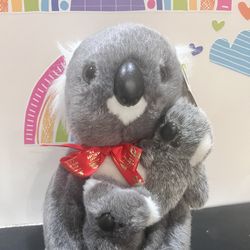 AUSTRALIAN KOALA BEAR WITH TEO BABY KOALAS IN ARMS!  10 INCH SITTING PLUSH! NEW WITH TAGS