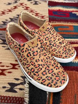 Twisted x size 7