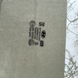 Hyundai Elantra 2017. Passenger Rear Window.