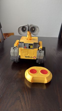 WaLL - E with remote