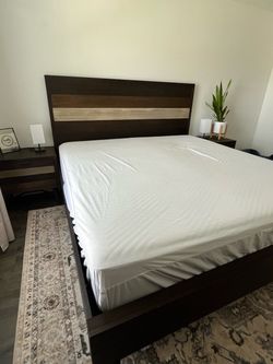 Rooms To Go King Bed – Excellent by Condition