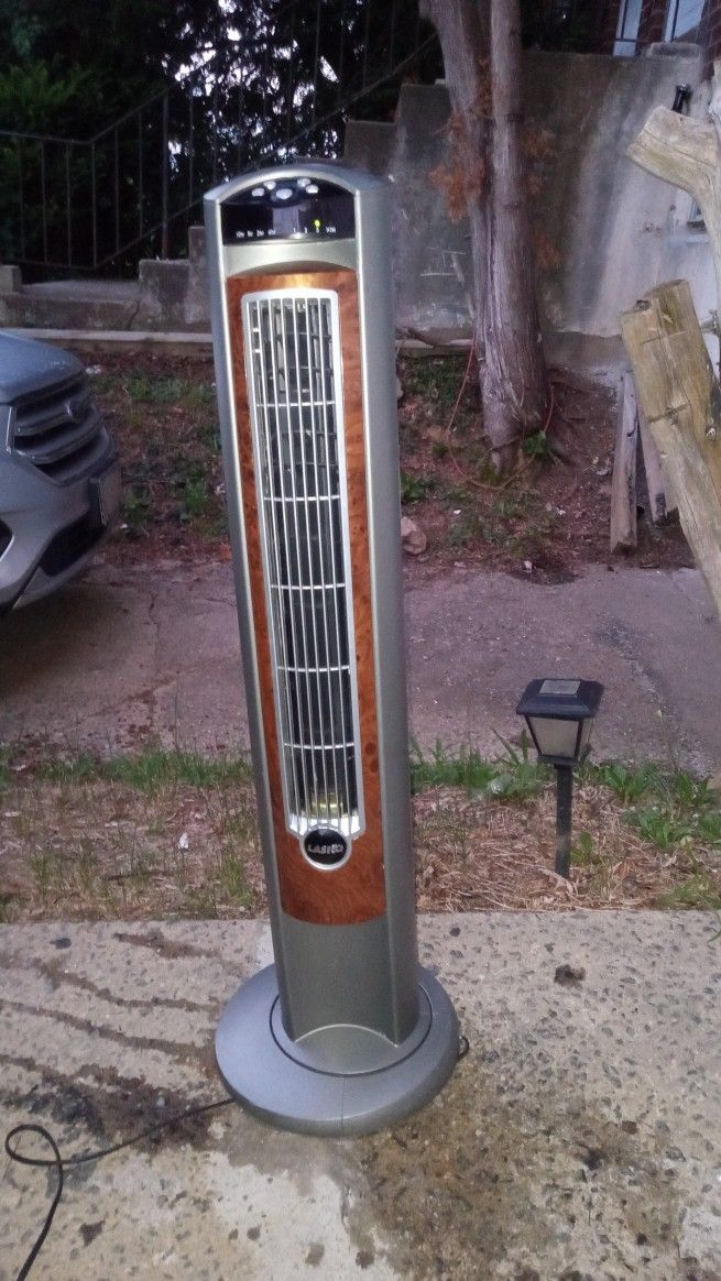 Lasko Oscillating Fan With Remote Control Works Perfect
