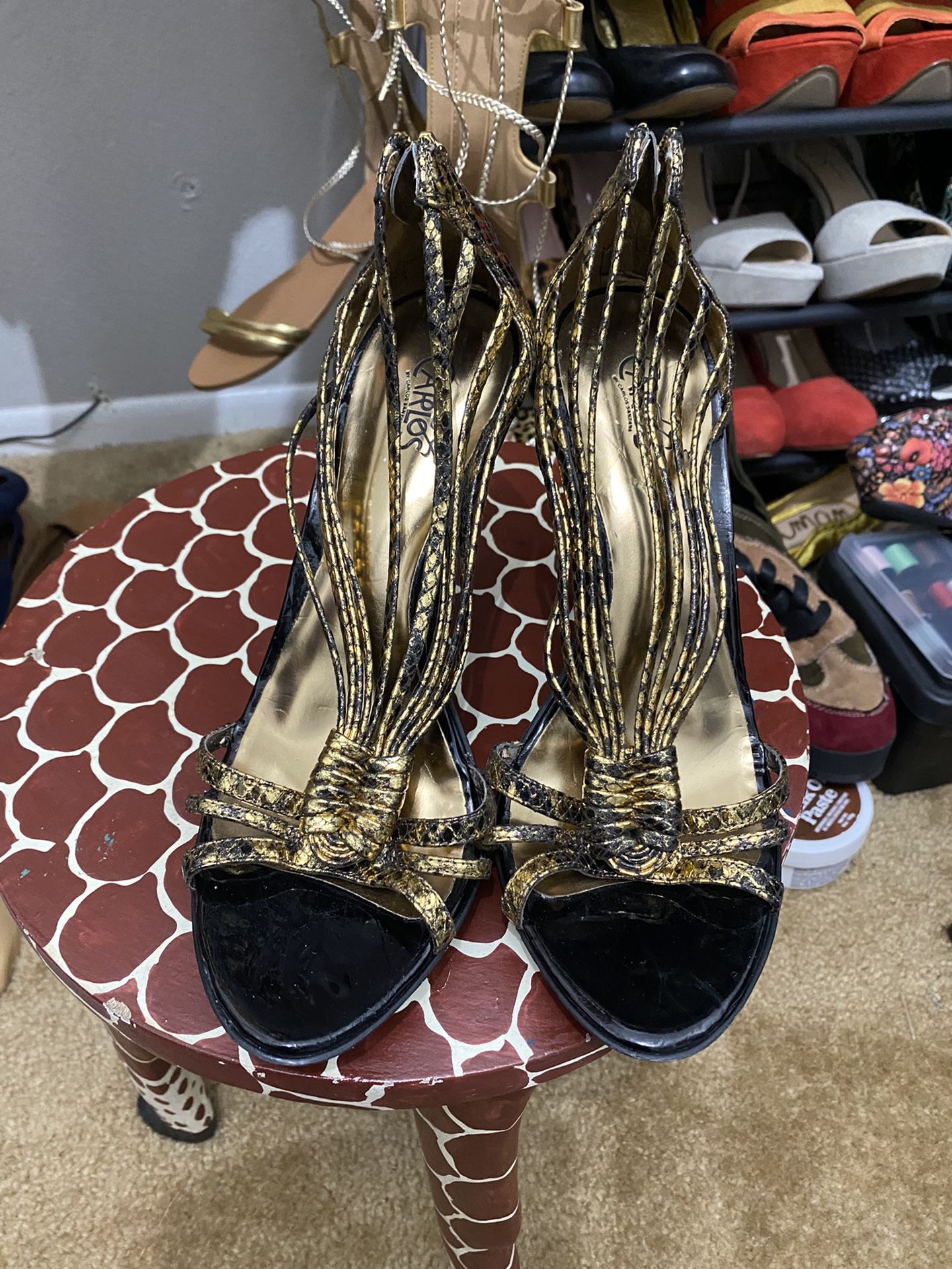 Ladies Size 8 Black /gold