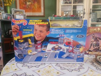 HOT WHEELS